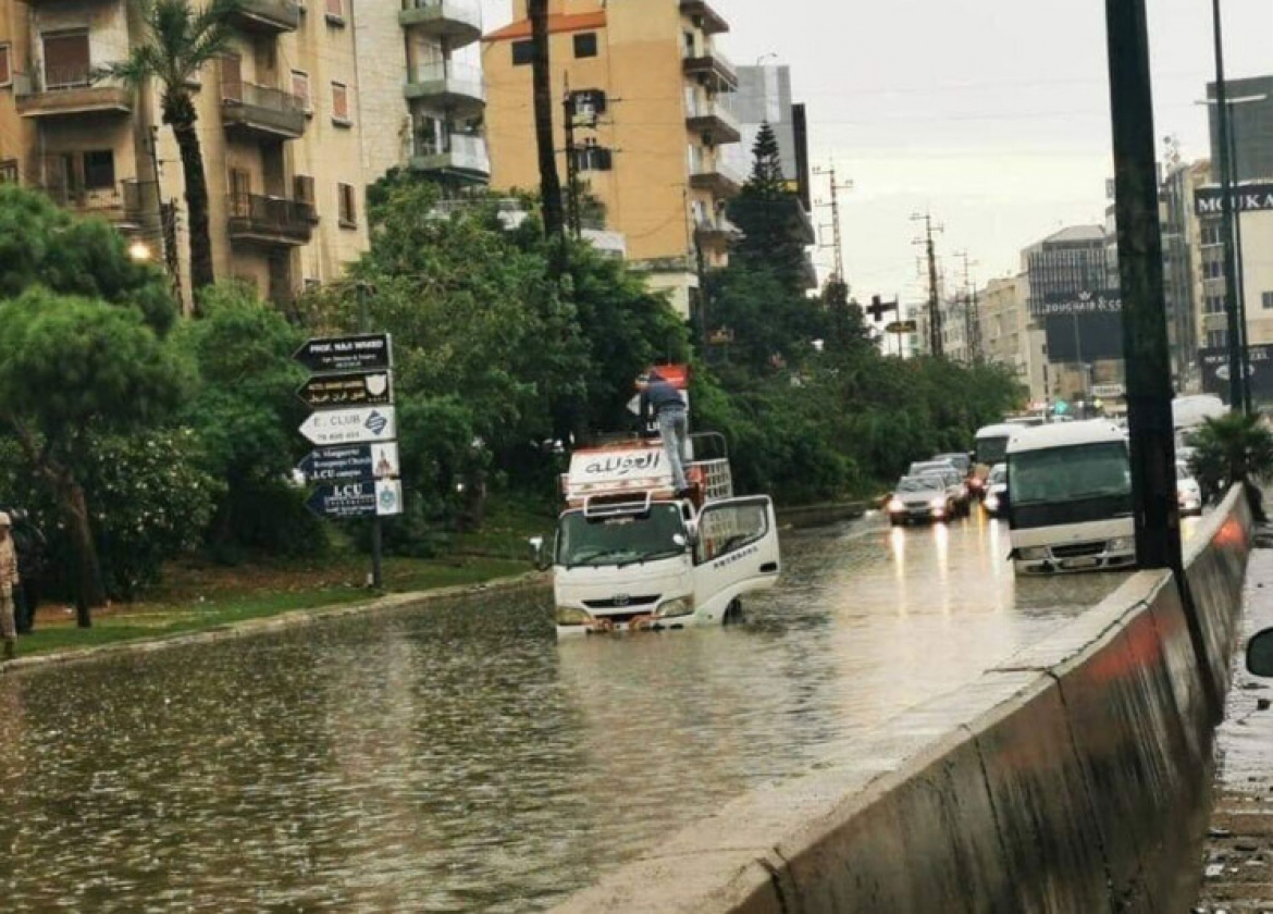 لبنان: بين فيضانات الطبيعة وكوارث السلطة